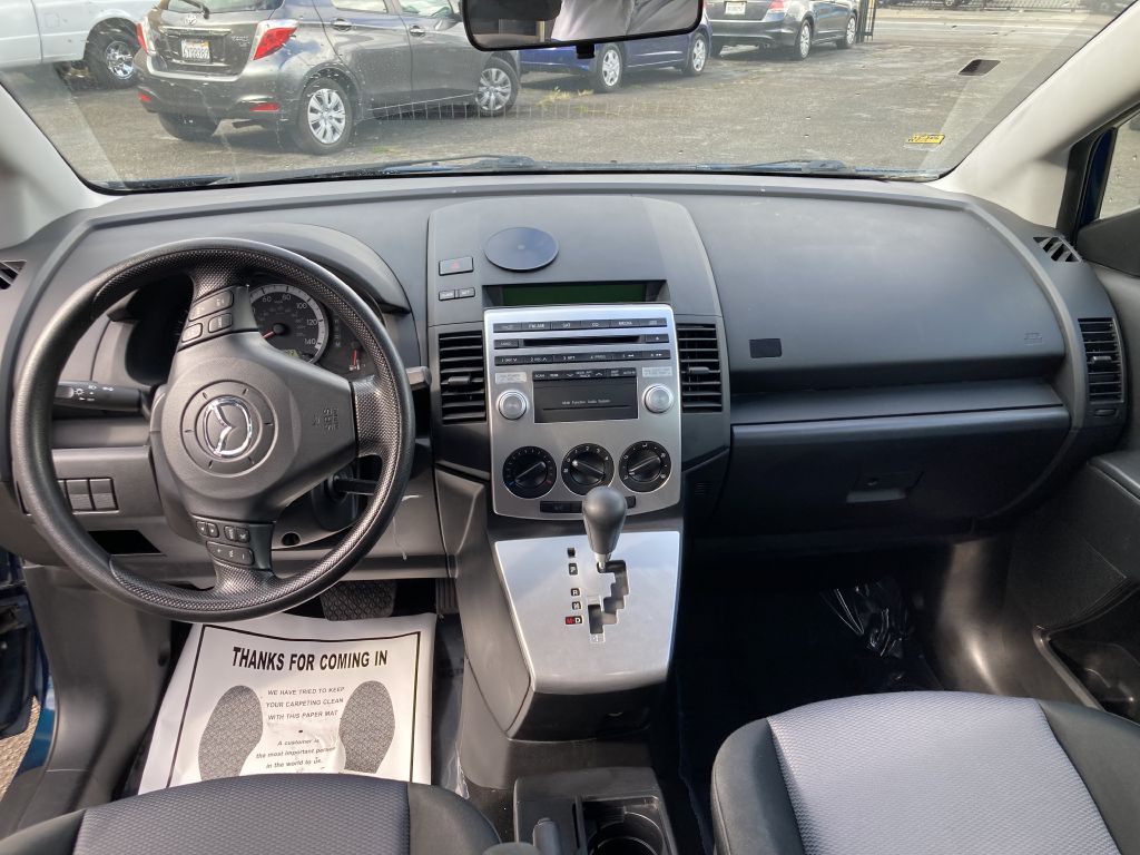 Photo 16 of this MAZDA 5