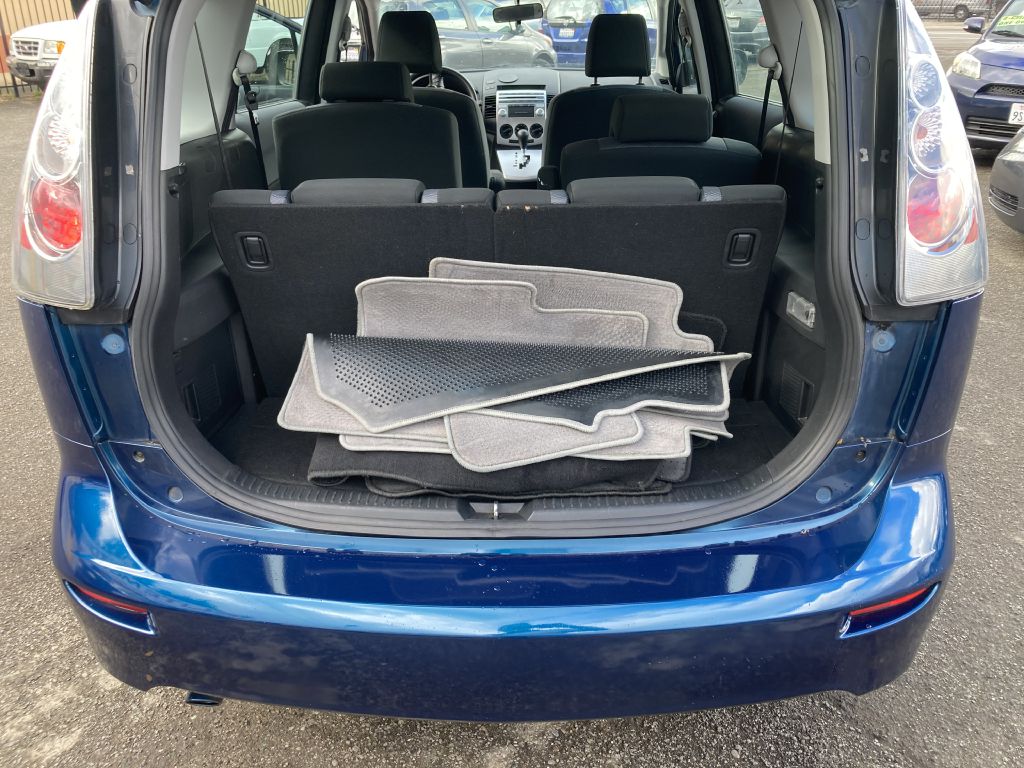 Photo 17 of this MAZDA 5