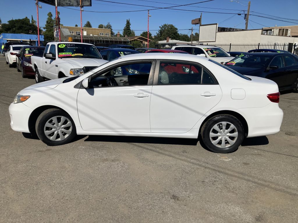 Photo 8 of this TOYOTA COROLLA