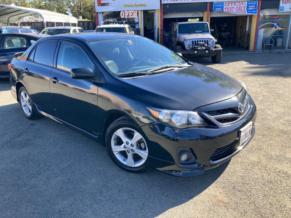 Photo 2 of this TOYOTA COROLLA S