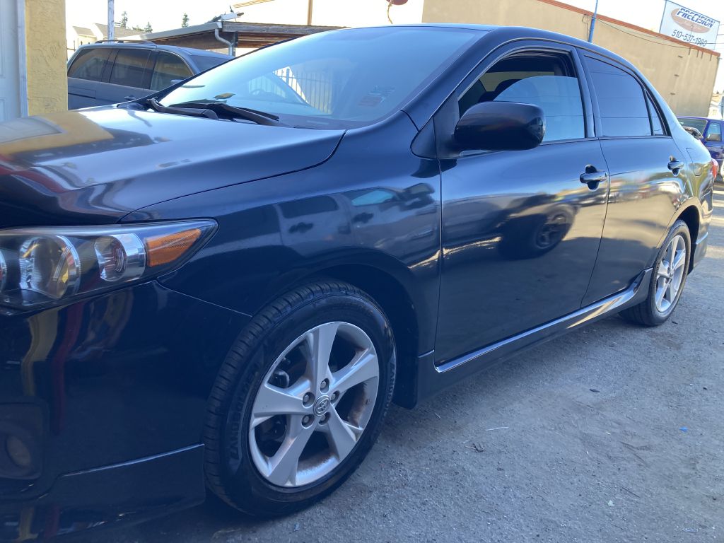 Photo 12 of this TOYOTA COROLLA S