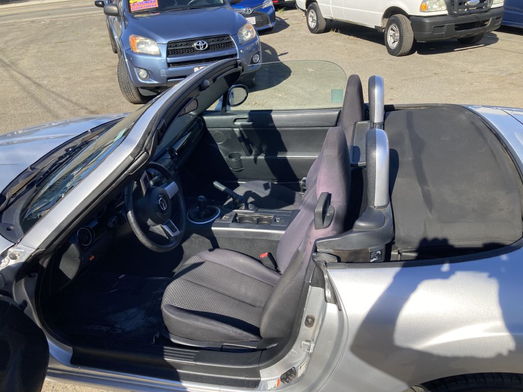 Photo 17 of this MAZDA MX-5 MIATA