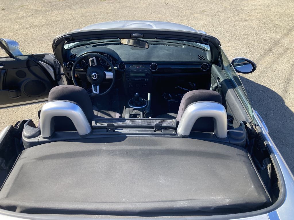 Photo 18 of this MAZDA MX-5 MIATA