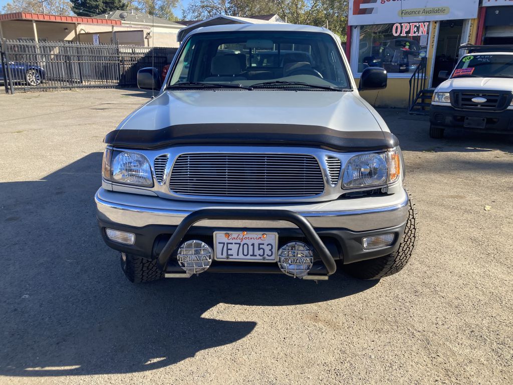 Photo 10 of this TOYOTA TACOMA