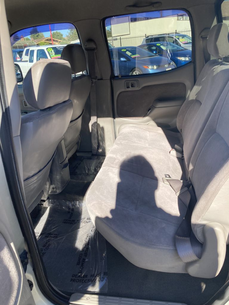 Photo 17 of this TOYOTA TACOMA