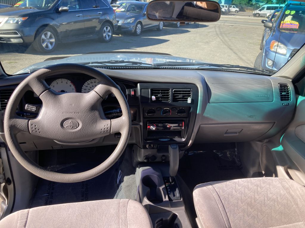 Photo 19 of this TOYOTA TACOMA