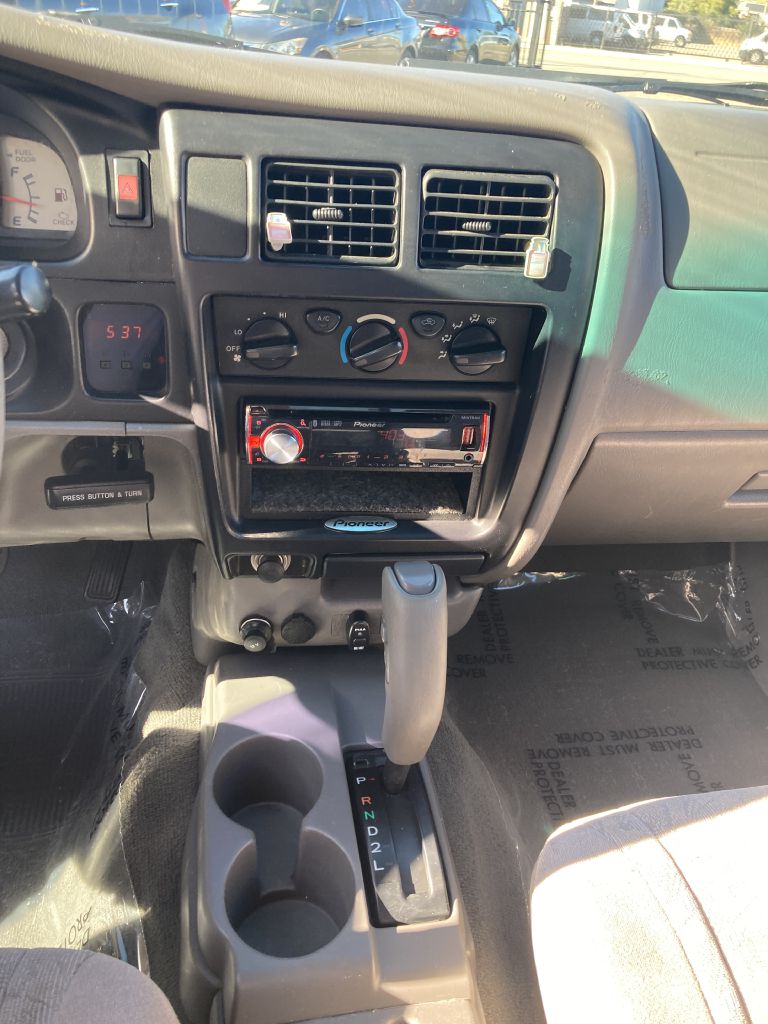 Photo 24 of this TOYOTA TACOMA