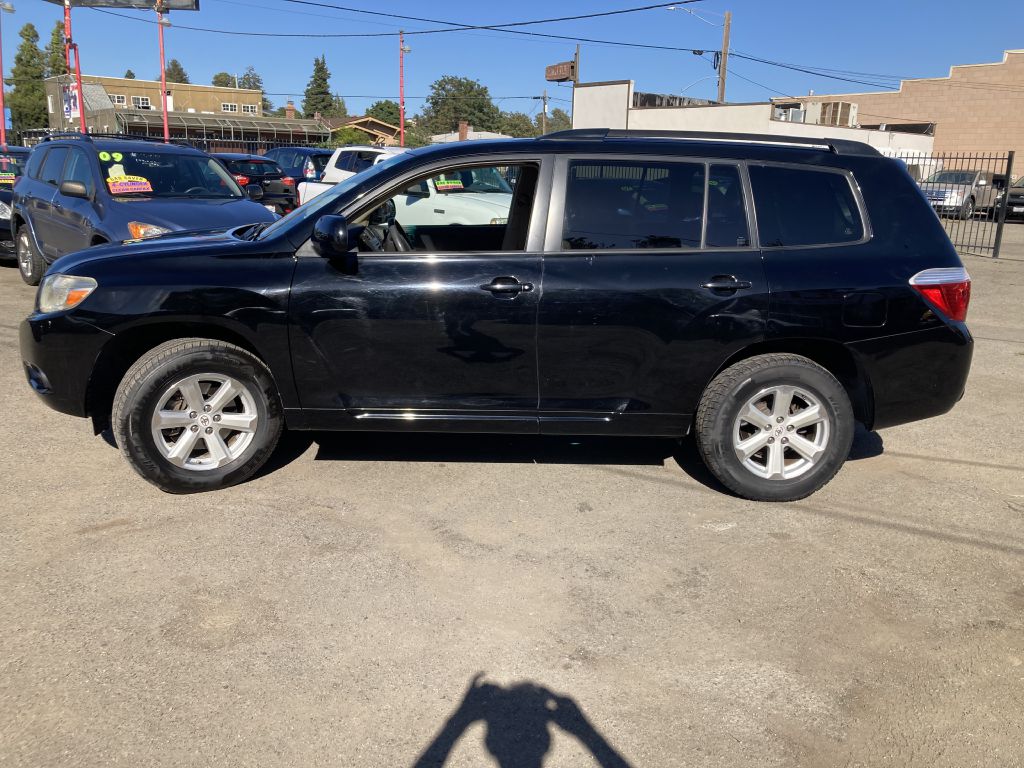 Photo 8 of this TOYOTA HIGHLANDER