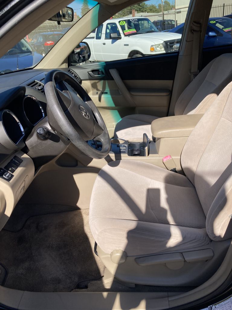 Photo 12 of this TOYOTA HIGHLANDER