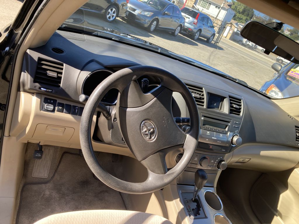 Photo 13 of this TOYOTA HIGHLANDER