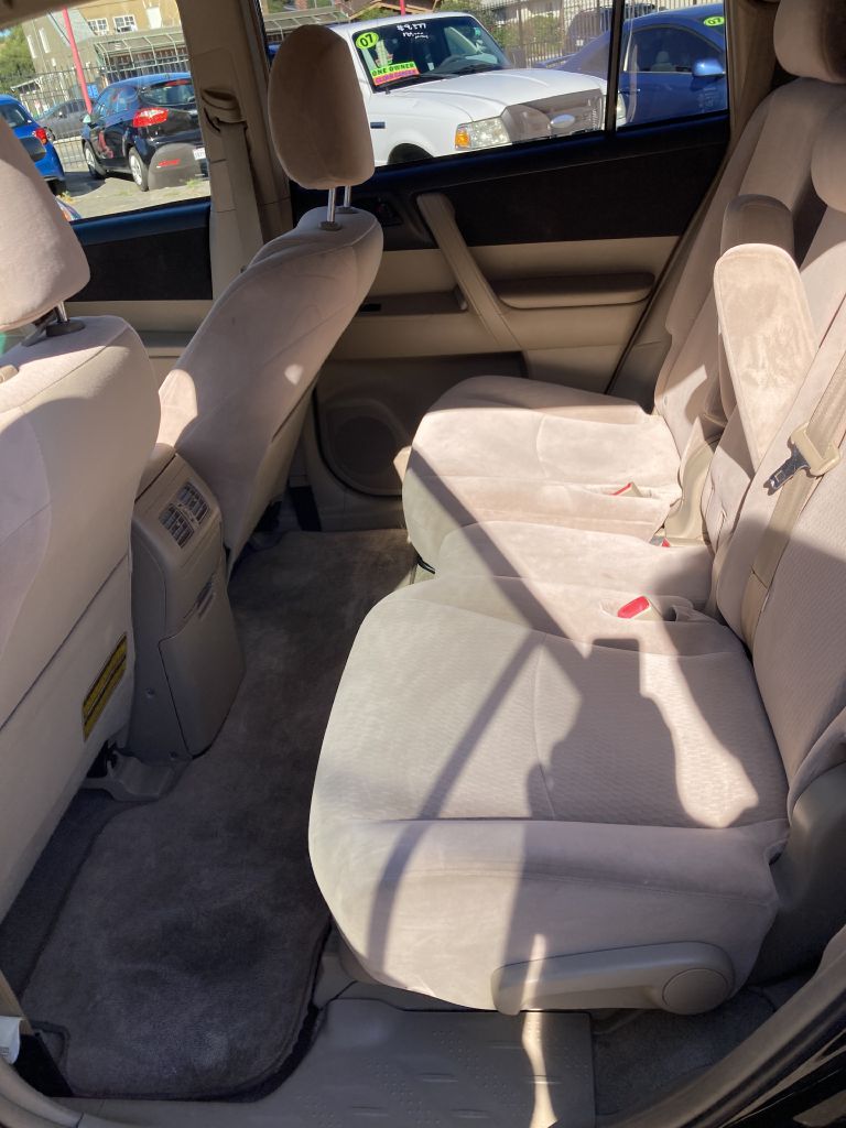 Photo 14 of this TOYOTA HIGHLANDER