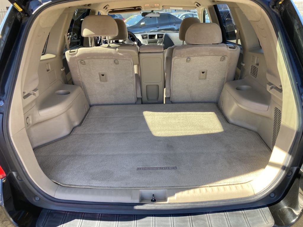 Photo 16 of this TOYOTA HIGHLANDER
