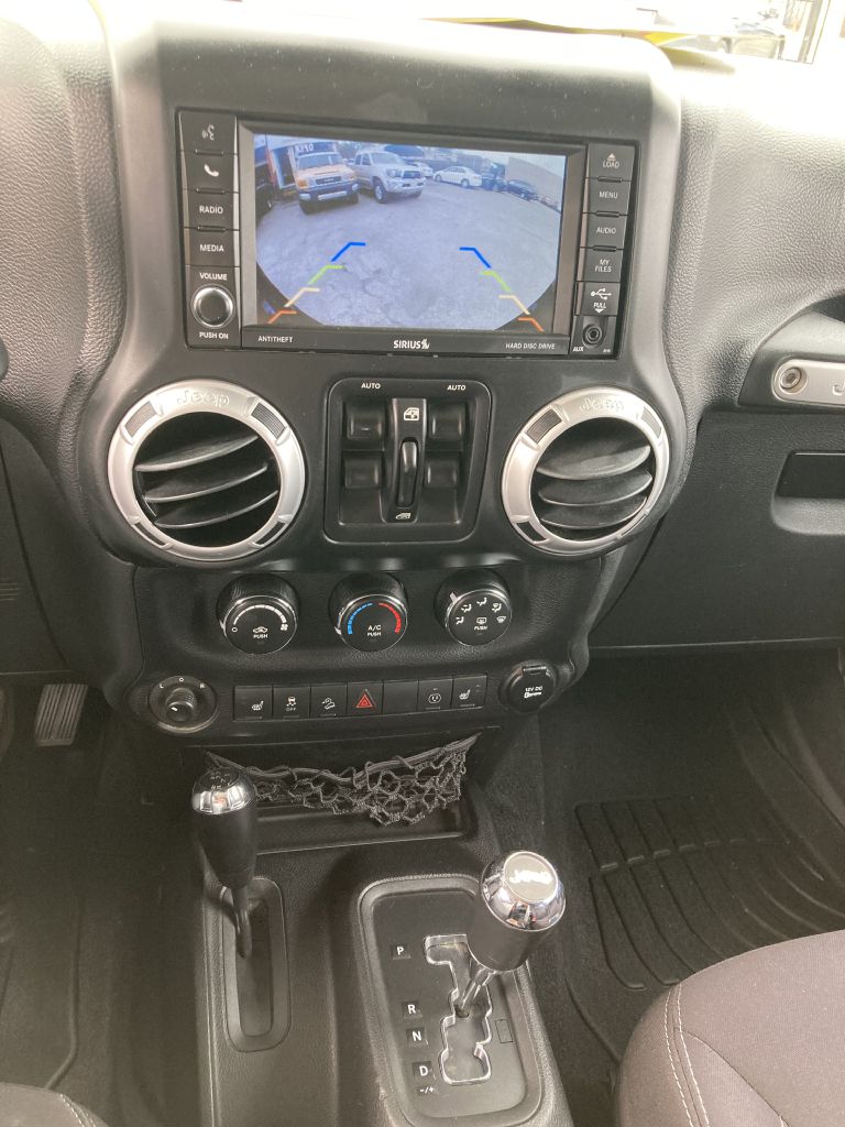 Photo 19 of this JEEP WRANGLER UNLIMI