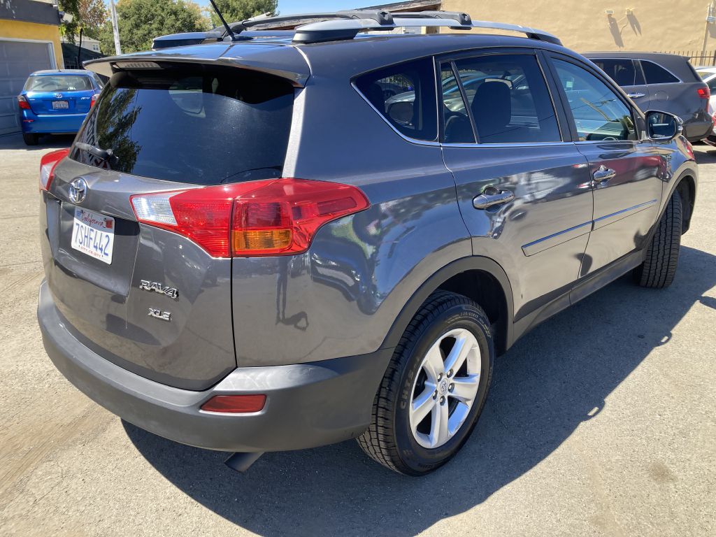 Photo 5 of this TOYOTA RAV4