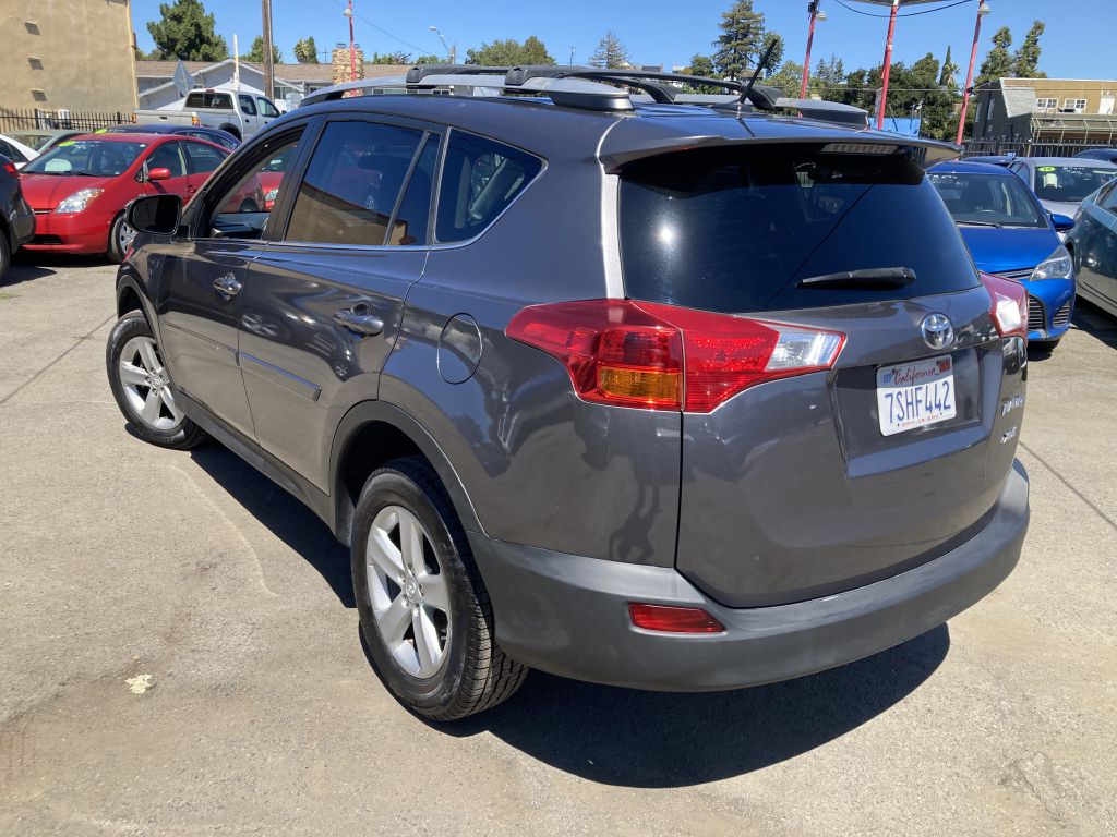 Photo 7 of this TOYOTA RAV4