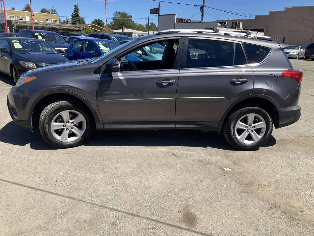Photo 8 of this TOYOTA RAV4