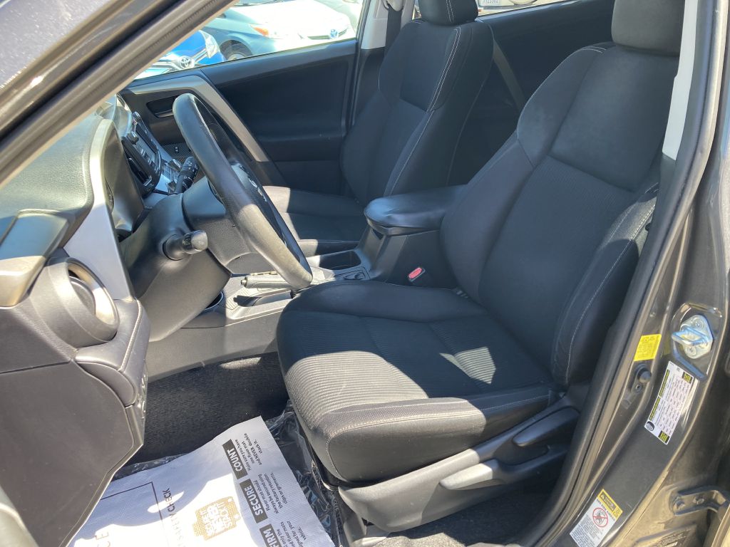 Photo 13 of this TOYOTA RAV4