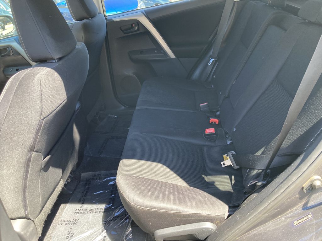 Photo 14 of this TOYOTA RAV4