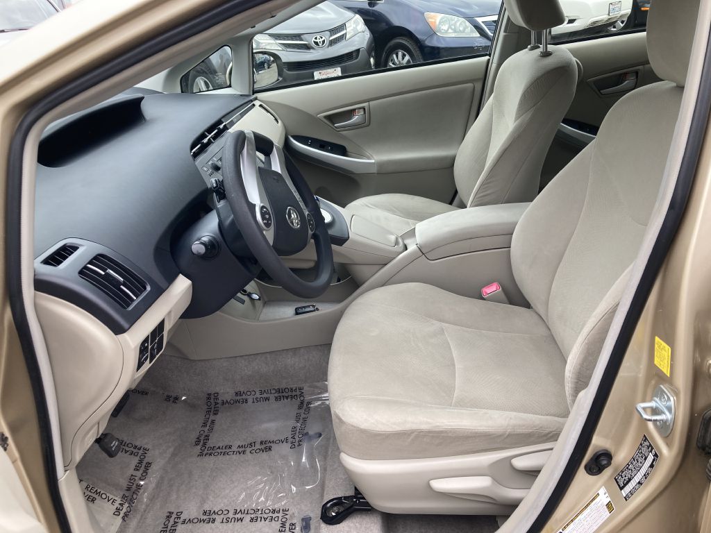 Photo 13 of this TOYOTA PRIUS
