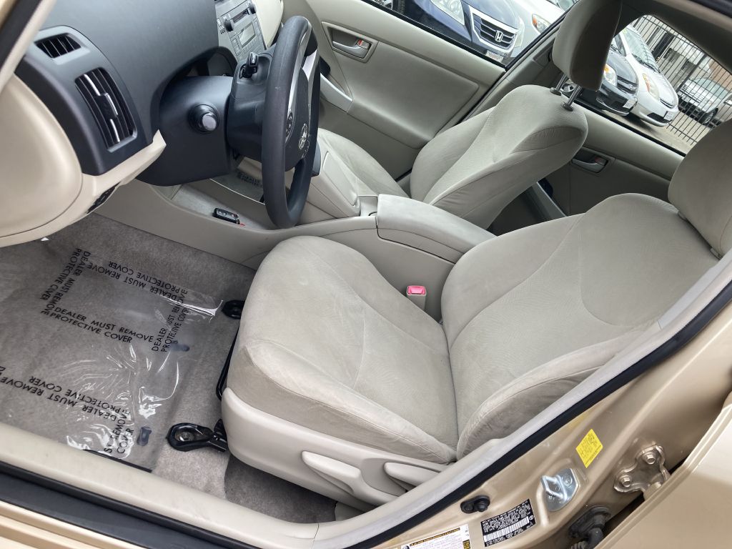 Photo 14 of this TOYOTA PRIUS