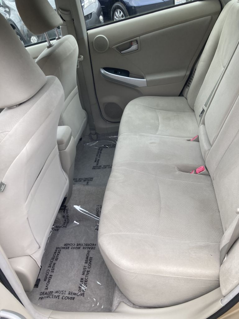 Photo 15 of this TOYOTA PRIUS