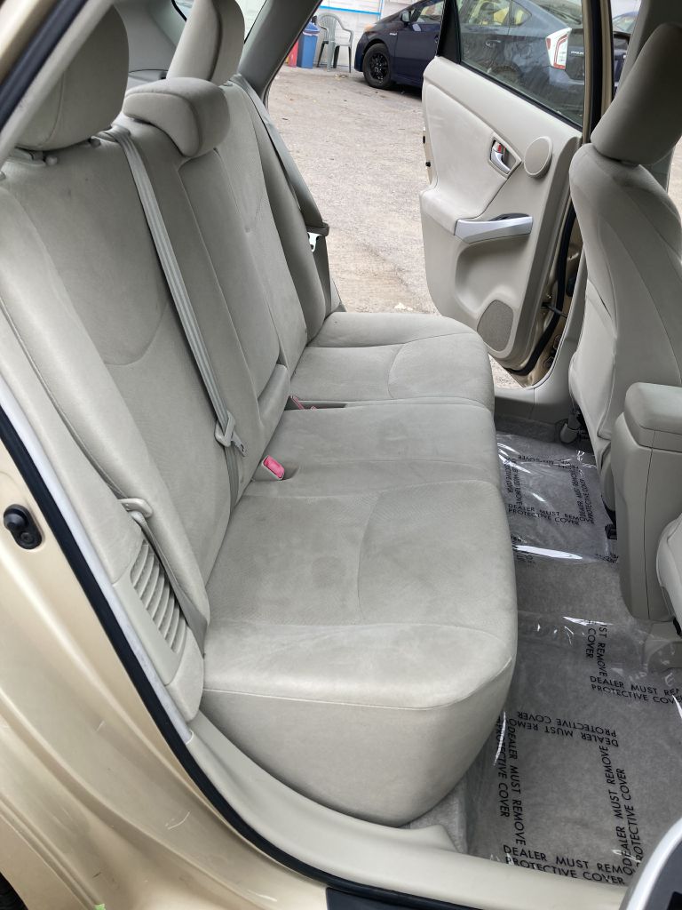 Photo 18 of this TOYOTA PRIUS