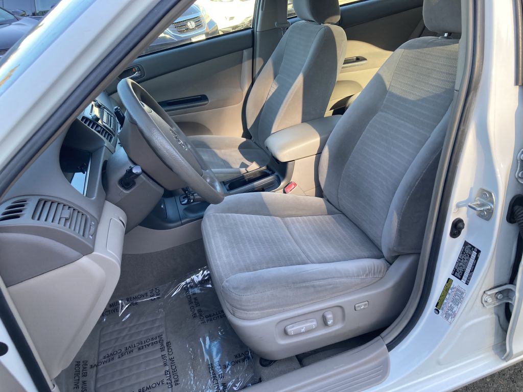 Photo 12 of this TOYOTA CAMRY