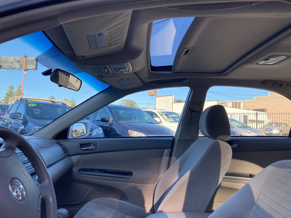 Photo 13 of this TOYOTA CAMRY