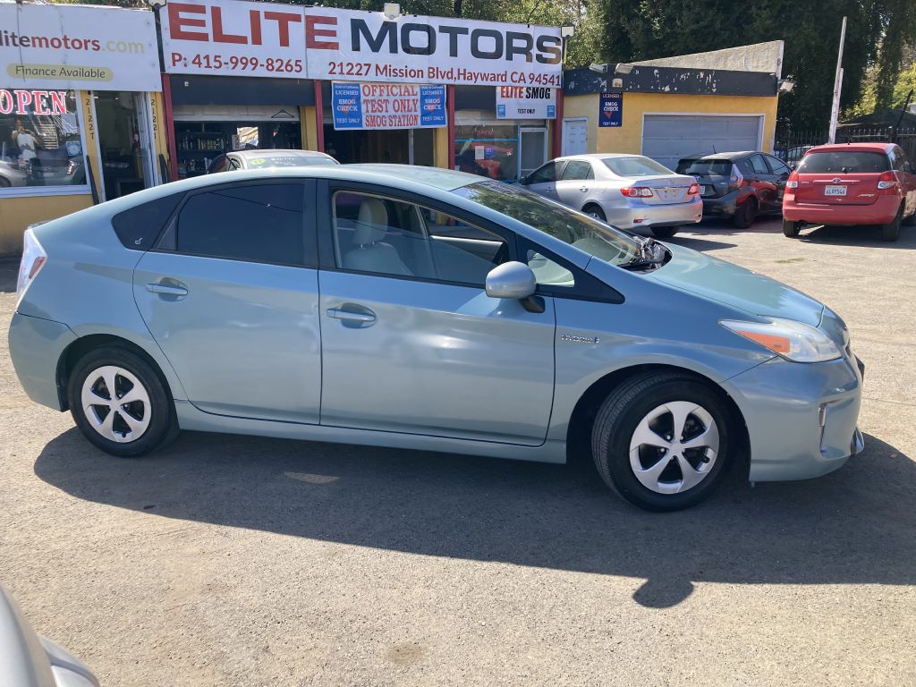 Photo 3 of this TOYOTA PRIUS