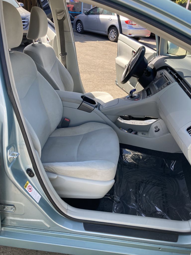 Photo 11 of this TOYOTA PRIUS