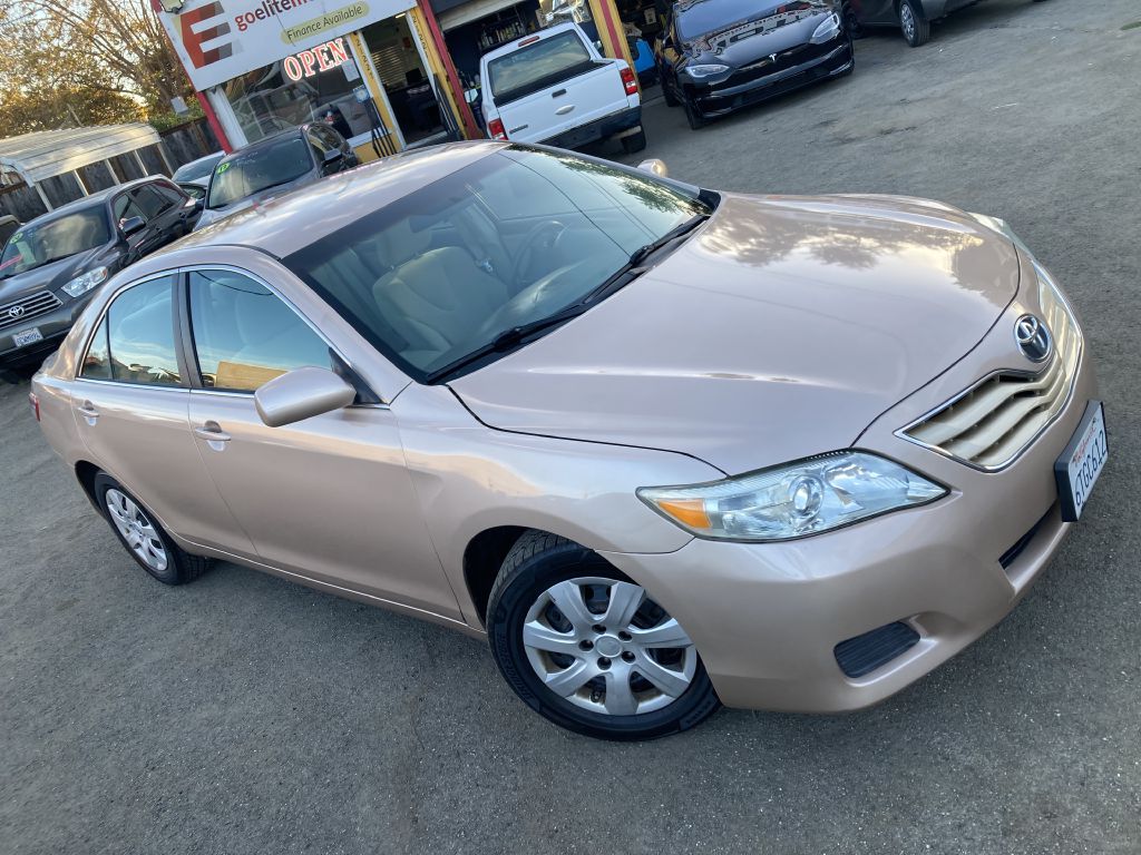 Photo 2 of this TOYOTA CAMRY