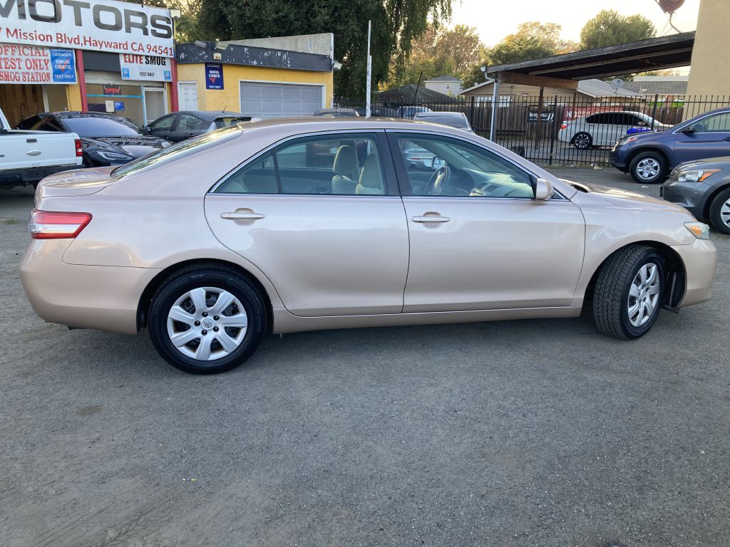 Photo 3 of this TOYOTA CAMRY