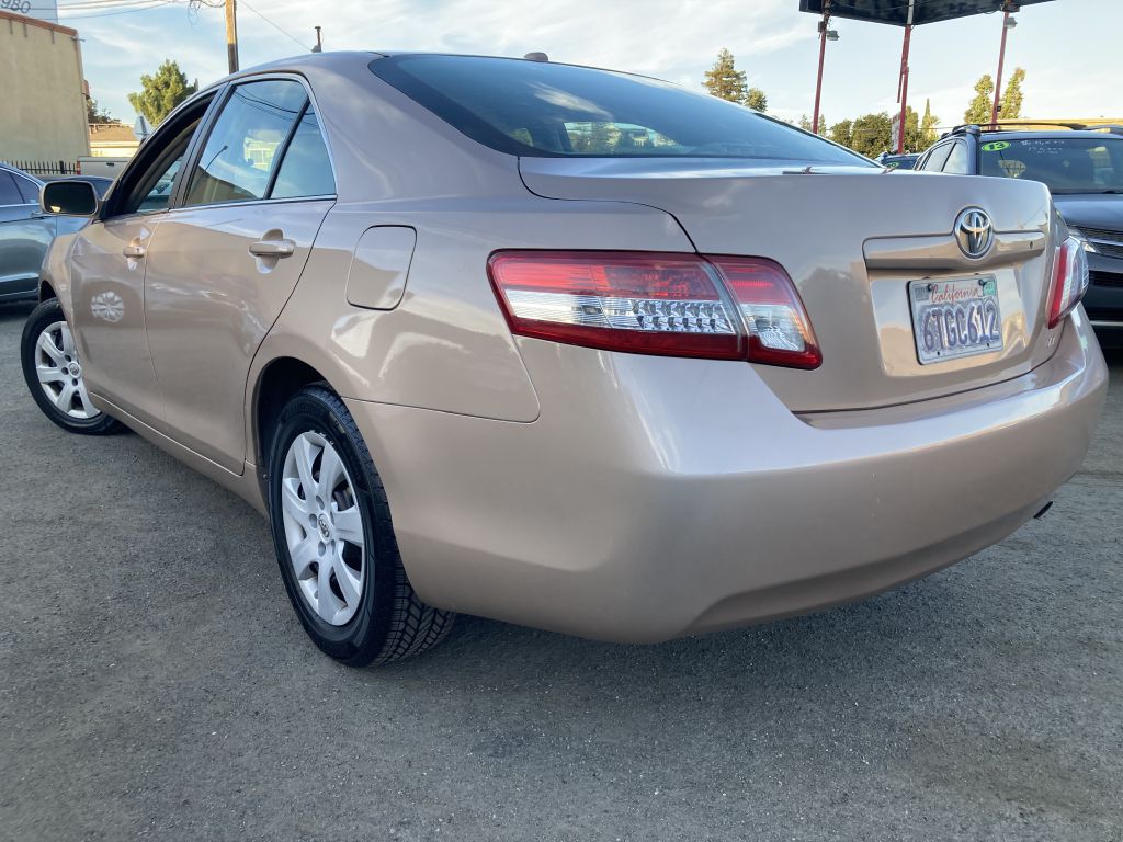 Photo 12 of this TOYOTA CAMRY