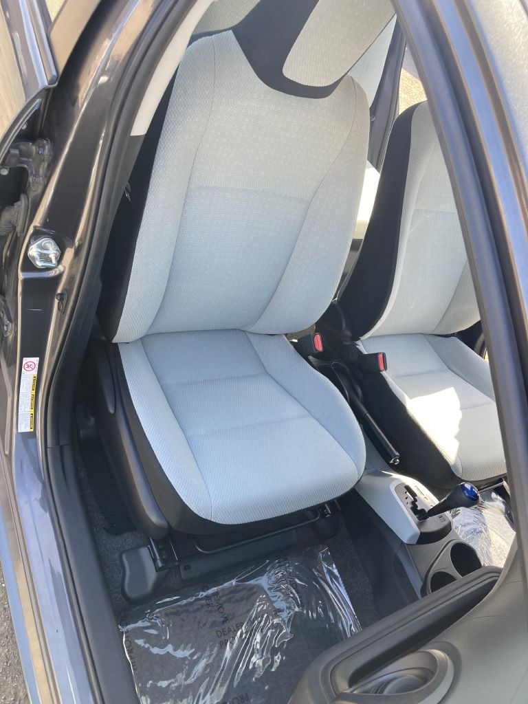 Photo 21 of this TOYOTA PRIUS C