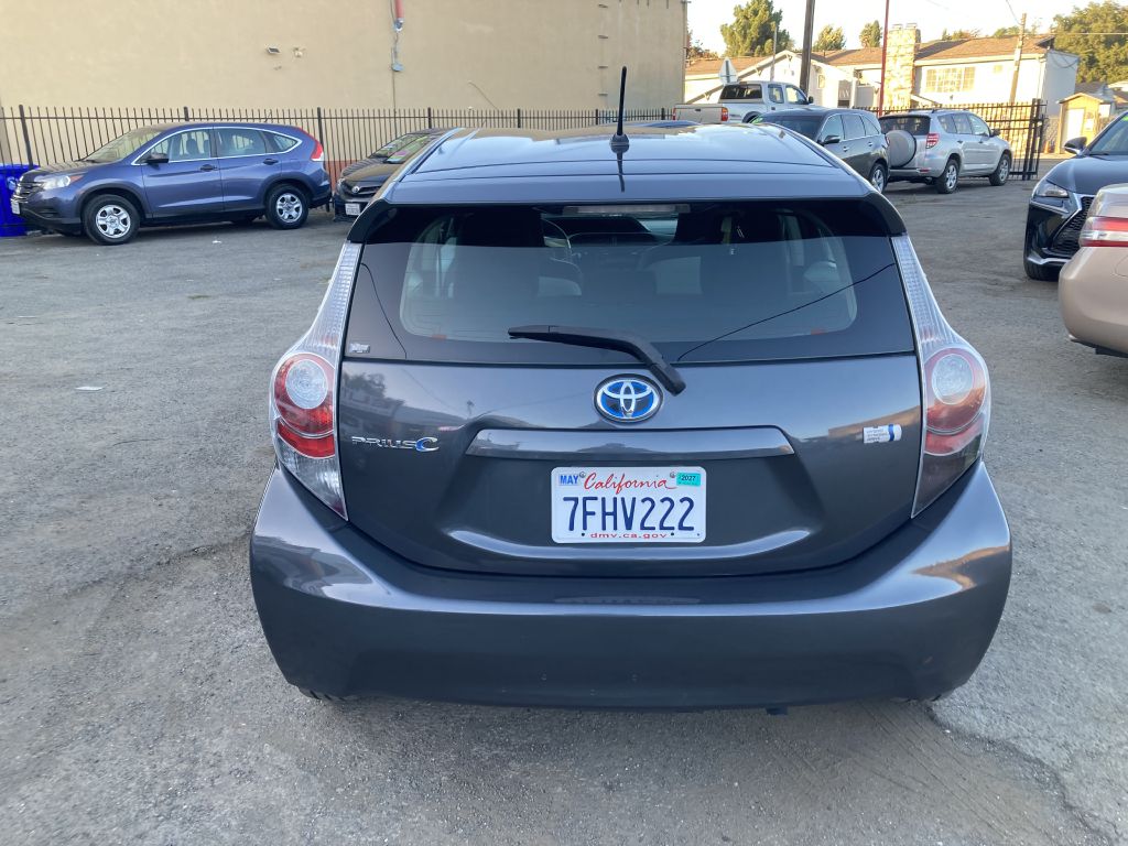 Photo 26 of this TOYOTA PRIUS C