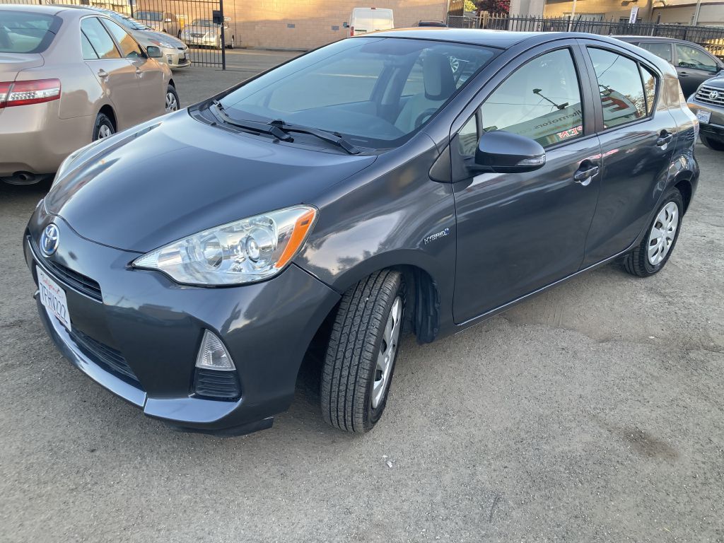 Photo 29 of this TOYOTA PRIUS C
