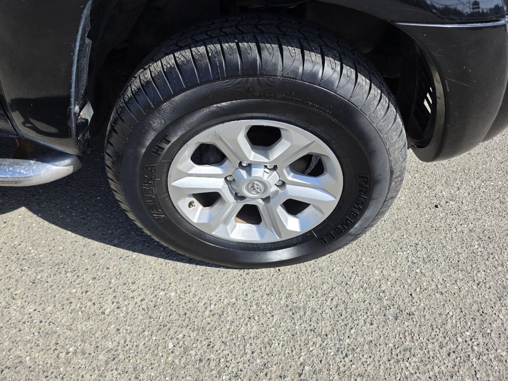 Photo 9 of this TOYOTA TACOMA