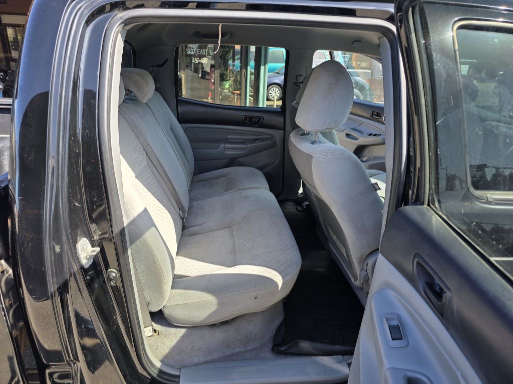 Photo 16 of this TOYOTA TACOMA