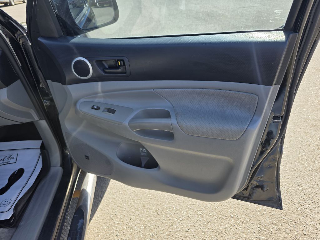 Photo 14 of this TOYOTA TACOMA