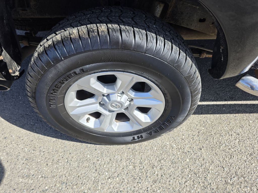 Photo 10 of this TOYOTA TACOMA