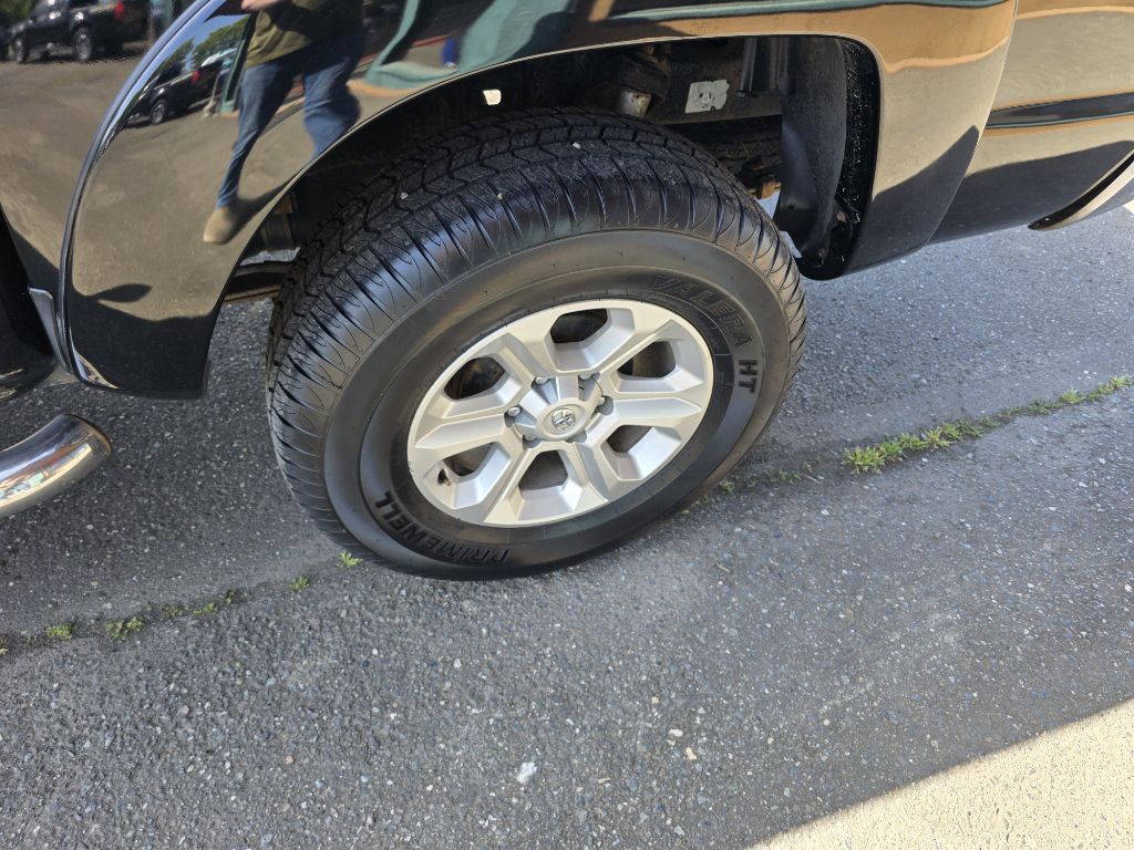 Photo 11 of this TOYOTA TACOMA