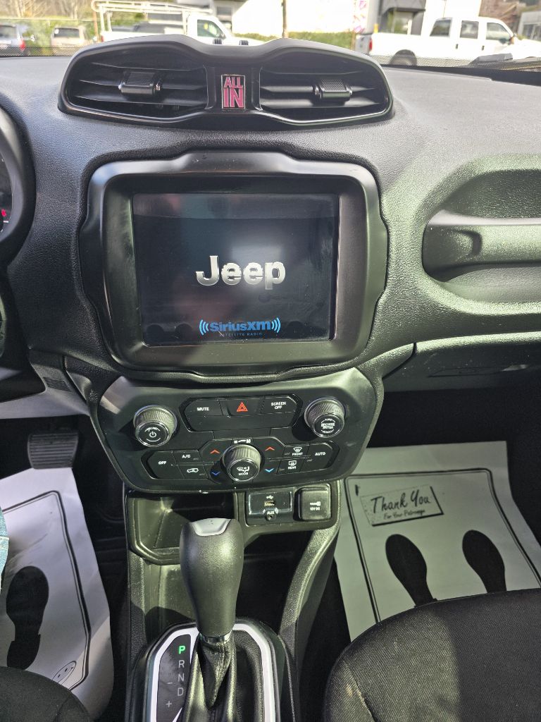 Photo 16 of this JEEP RENEGADE