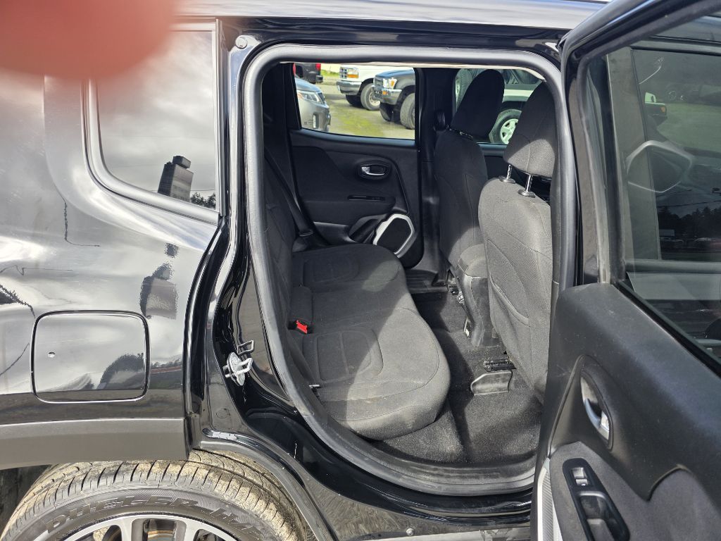 Photo 11 of this JEEP RENEGADE