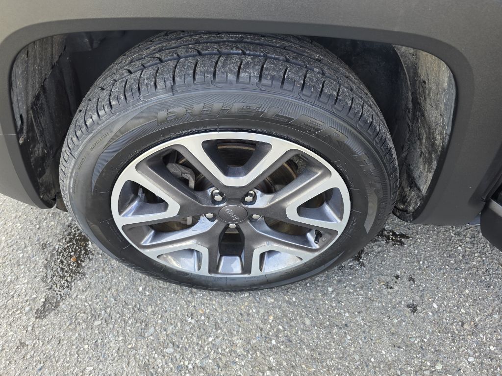 Photo 20 of this JEEP RENEGADE