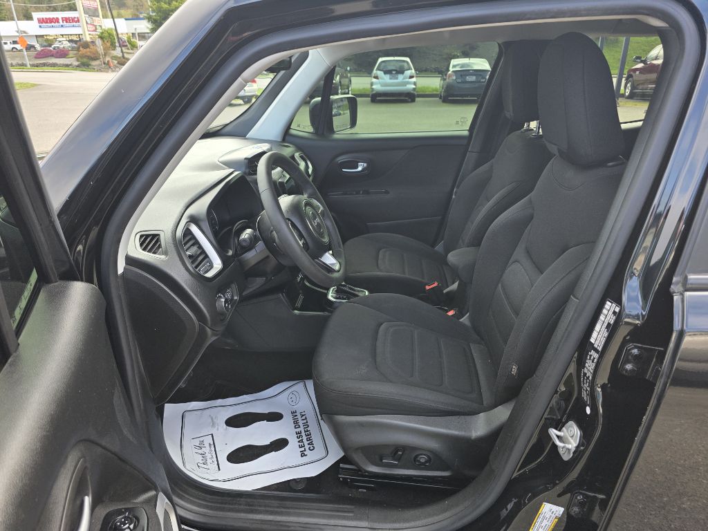 Photo 14 of this JEEP RENEGADE
