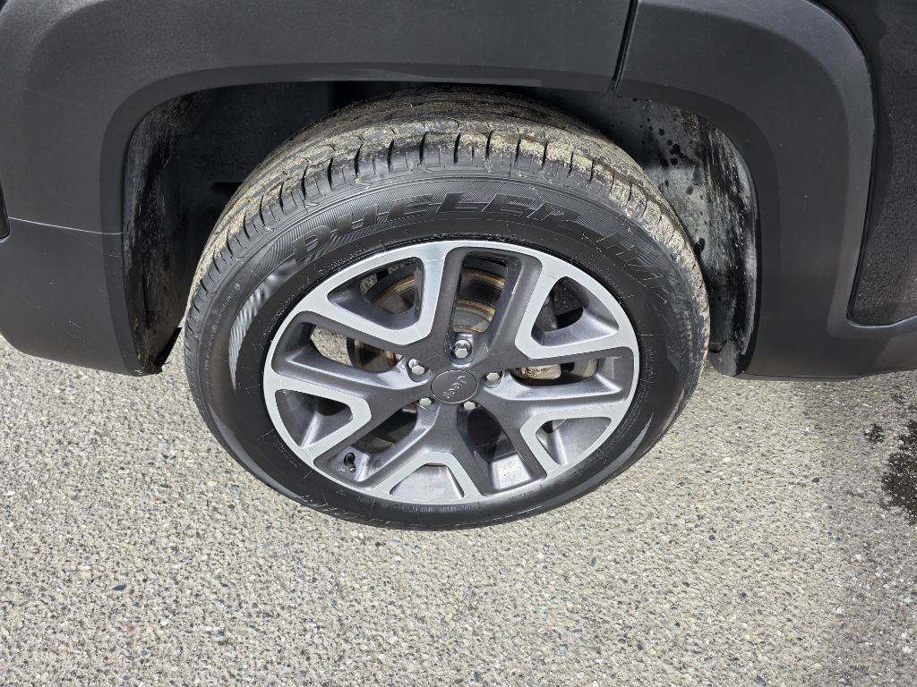 Photo 22 of this JEEP RENEGADE