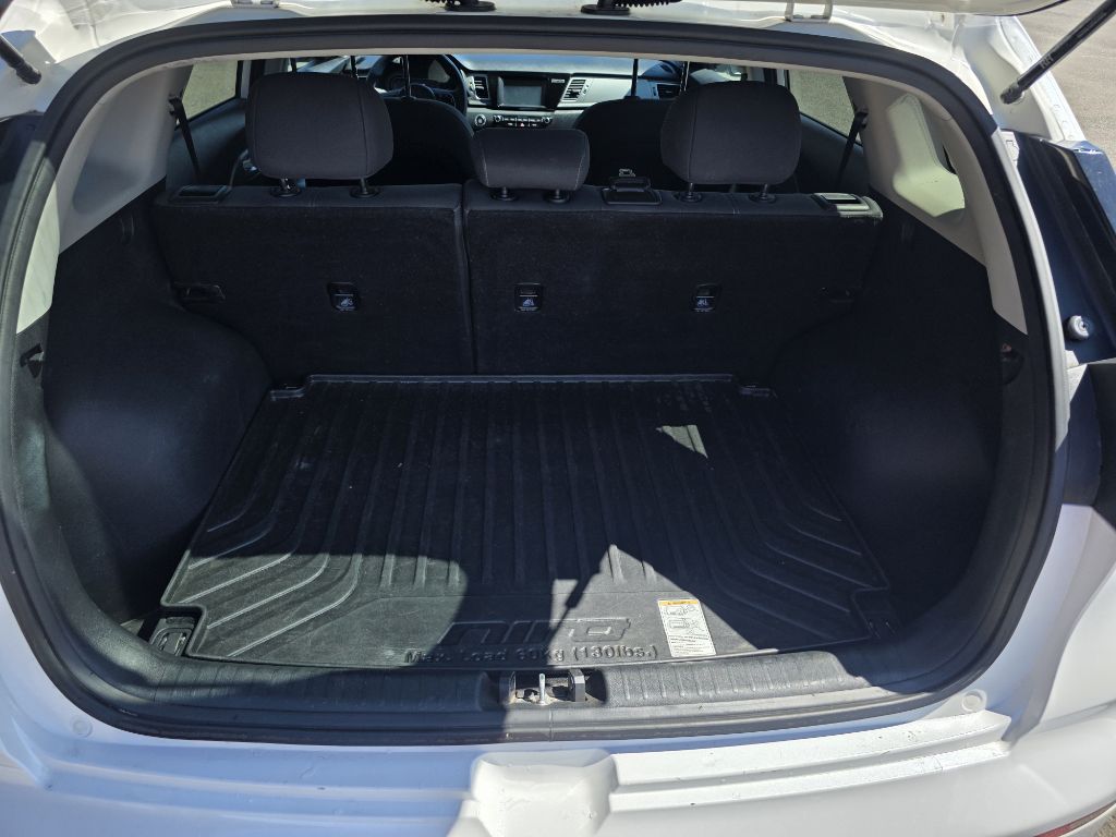 Photo 18 of this KIA NIRO