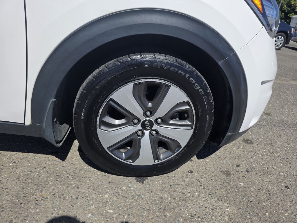 Photo 10 of this KIA NIRO