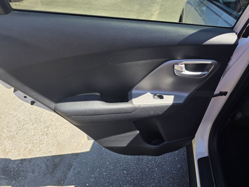 Photo 20 of this KIA NIRO
