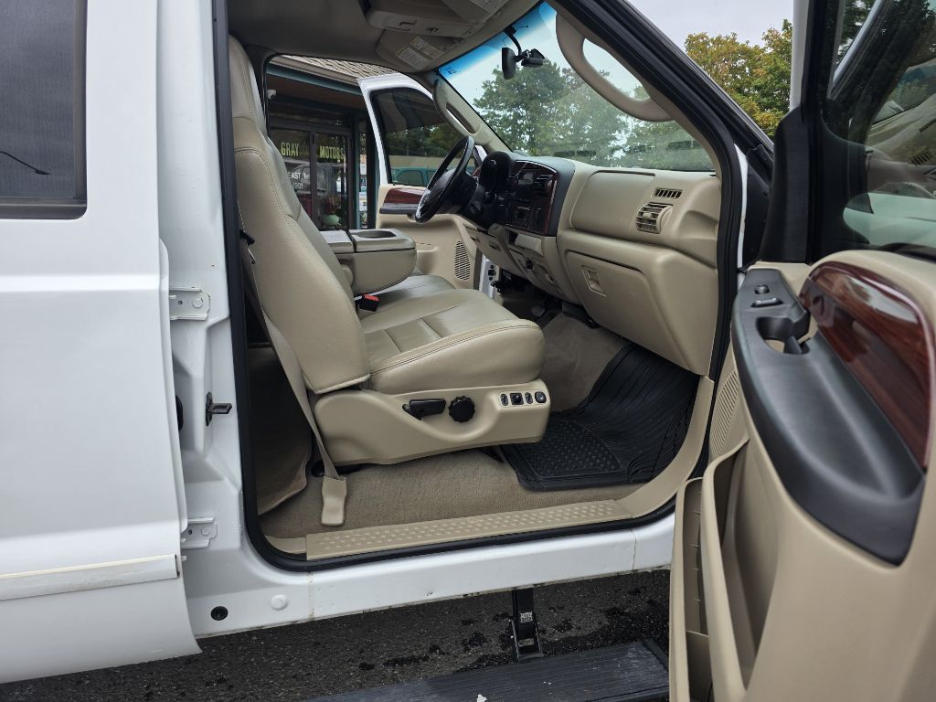 Photo 13 of this FORD F250